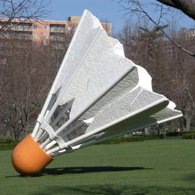 운동장 배드민턴 버디는 공공 섬유 유리 거대기업 셔틀칵 조각을 조각합니다